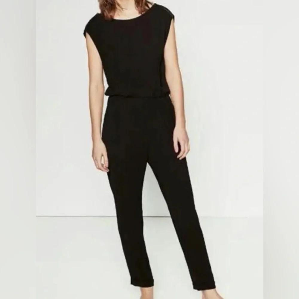 ZARA Basic Shoulder Zip Zipper Jumpsuit BlackTapered Leg Sleeveless| size small